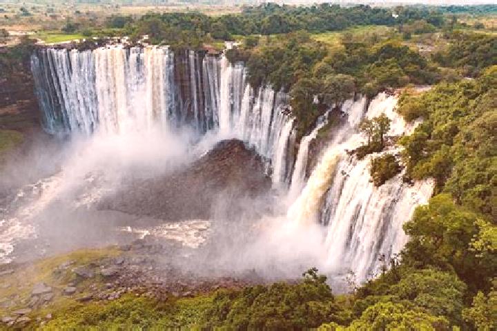 Sophia, 35 — Escort in Cutato, Angola