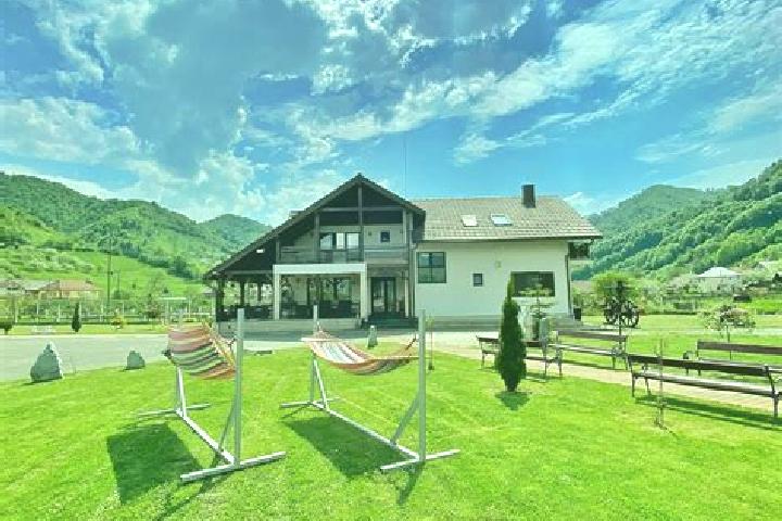 Sophia, 35 — Escort in Schiulesti, Romania