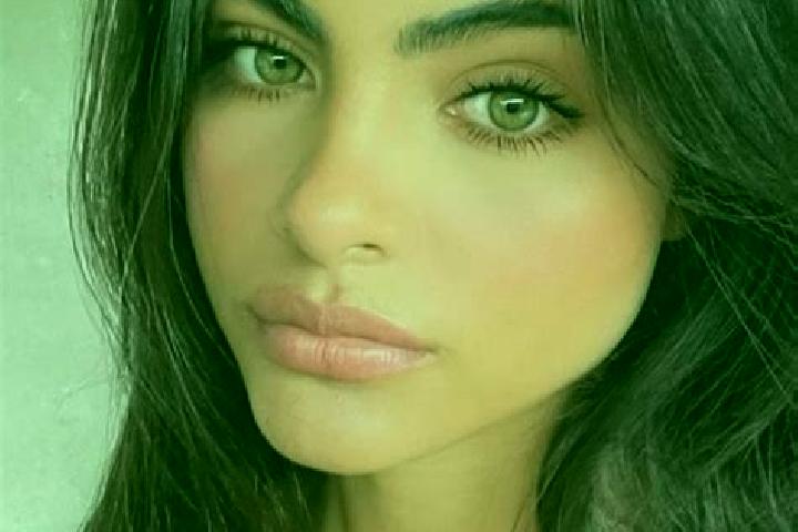 Sophia, 36, a black hazel-eyed middle eastern companion based in Kamianyi Plast. Offering Girlfriend Experience, Domination, Fetish, Overnight. Available for...