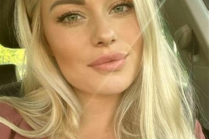 Sophia, 36, a blonde hazel-eyed caucasian companion based in Buyungta. Offering Massage, Domination, Prostate Massage, Dinner Date. Available for incall and ...