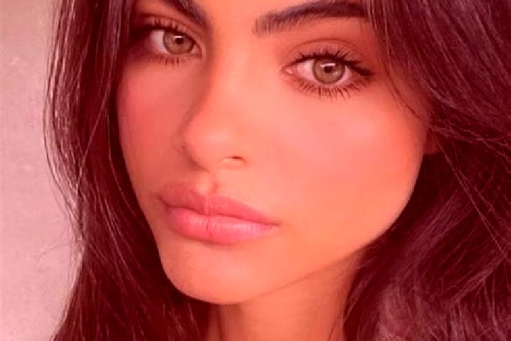 Sophia, 36, a brunette green-eyed mixed companion based in Nossa Senhora Aparecida. Offering Massage, Overnight, Striptease, Deep French Kissing. Available f...