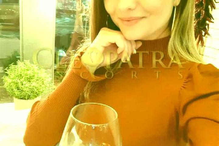Sophia, 36, a red amber-eyed latina companion based in Camarena. Offering Dinner Date, OWO, Fetish, Massage. Available for incall and outcall, overnight book...