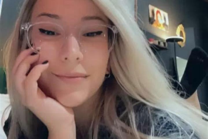 Sophia, 39, a blonde amber-eyed caucasian companion based in Bailleul-Sir-Berthoult. Offering A-Level, GFE, BDSM, Overnight. Available for incall and outcall...
