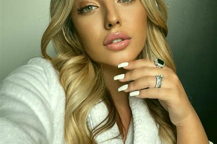 Sophia, 39, a blonde grey-eyed latina companion based in Dusnok. Offering Travel Companion, Domination, Couples. Available for incall and outcall, overnight ...