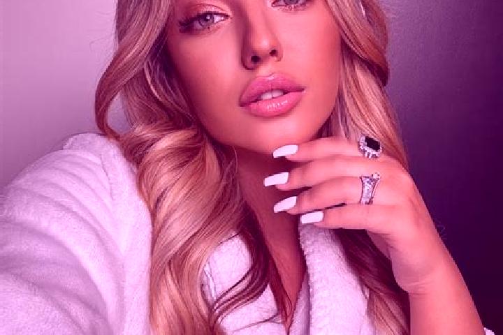 Sophia, 39, a blonde grey-eyed latina companion based in Evlalo. Offering Travel Companion, Striptease, Prostate Massage. Available for incall and outcall, d...