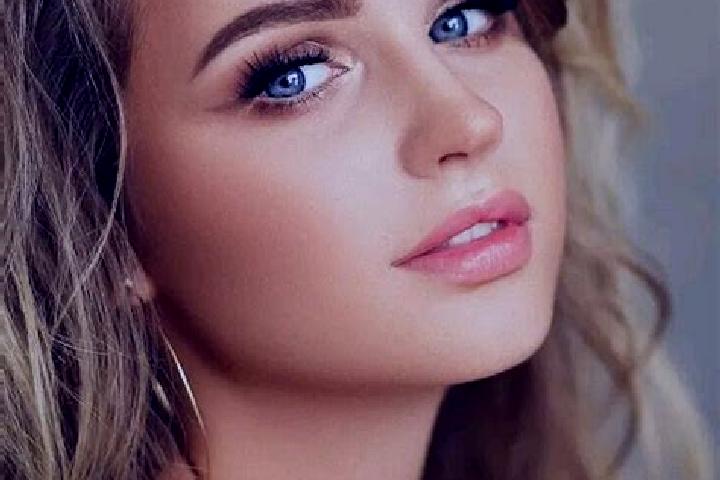 Sophia, 39, a dark blonde blue-eyed caucasian companion based in Trebukhiv. Offering Party Girl, Tantra, BDSM, Travel Companion. Available for incall and out...