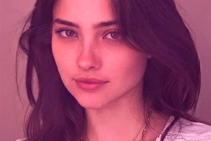 Stella, 20, a black brown-eyed indian companion based in Ajuda. Offering Roleplay, Travel Companion, Deep French Kissing, Girlfriend Experience. Available fo...