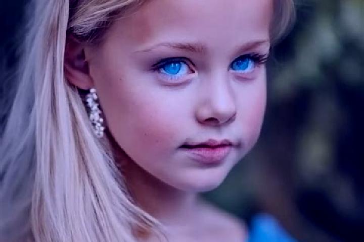 Stella, 20, a blonde blue-eyed caucasian companion based in Trebitz. Offering Deep French Kissing, Travel Companion, Dinner Date, GFE. Available for incall a...