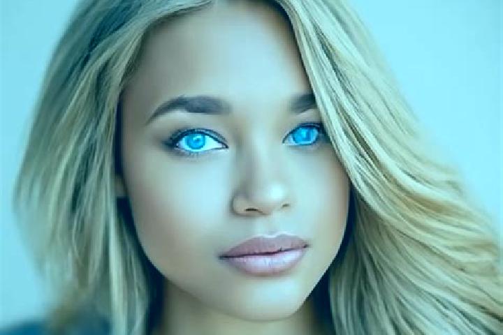 Stella, 20, a blonde blue-eyed latina companion based in Bababe. Offering OWO, Couples. Available for incall and outcall, day and evening dates.