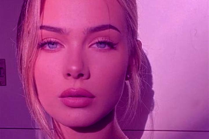 Stella, 20, a blonde dark-eyed european companion based in Waialae - Kahala. Offering Dinner Date, Travel Companion, Erotic Massage, Prostate Massage. Availa...