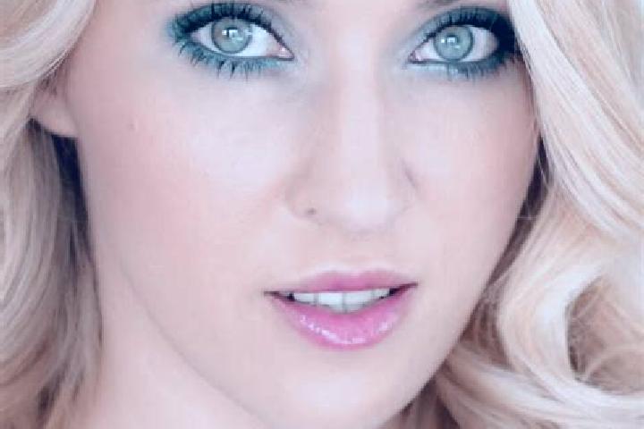 Stella, 20, a blonde green-eyed middle eastern companion based in Pilcomayo. Offering Travel Companion, Prostate Massage, A-Level, Striptease. Available for ...