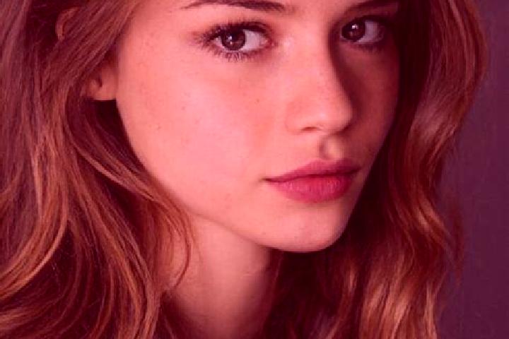 Stella, 20, a chestnut blue-eyed latina companion based in Villanueva de la Reina. Offering GFE, Roleplay. Available for incall and outcall, overnight bookin...