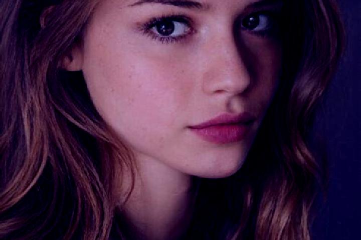 Stella, 20, a chestnut grey-eyed latina companion based in Monticello d Alba. Offering A-Level, Girlfriend Experience, Massage, Dinner Date. Available for in...