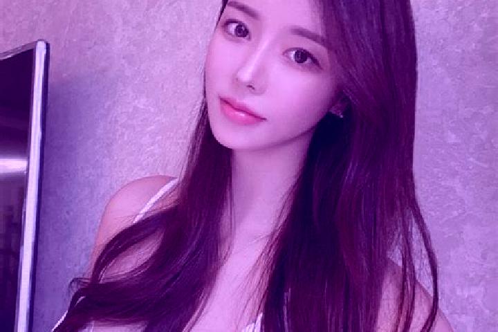 Stella, 20 — Escort in Wudanglu, China
