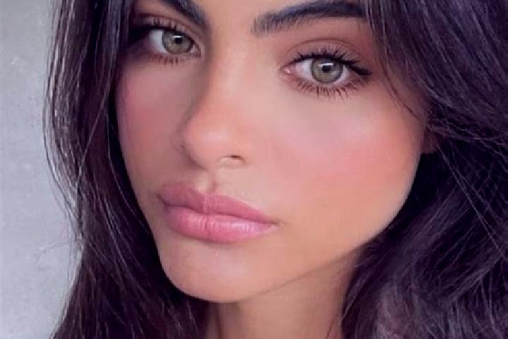 Stella, 21, a black hazel-eyed latina companion based in Eaglescliffe. Offering Roleplay, 69. Available for incall and outcall, day and evening dates.