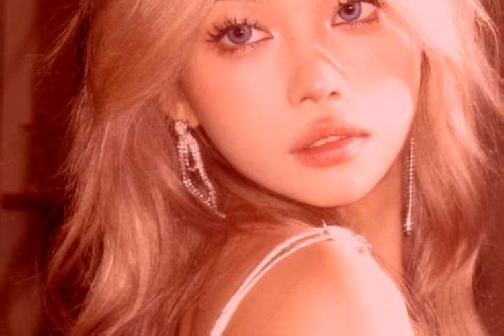 Stella, 21, a blonde blue-eyed asian companion based in Garcin. Offering CIM, GFE, BDSM. Available for incall and outcall, overnight bookings available.