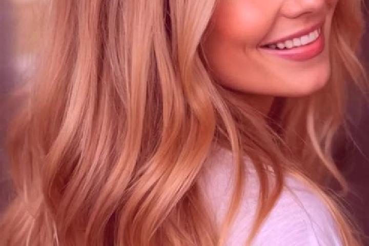 Stella, 21, a blonde hazel-eyed ebony companion based in Tzummarum. Offering Tantra, Massage, Striptease. Available for incall and outcall, overnight booking...