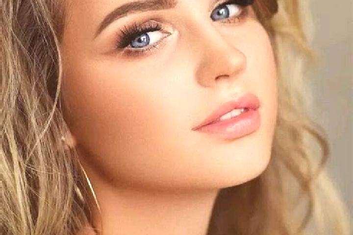 Stella, 21, a dark blonde blue-eyed ebony companion based in Bojongkalapa. Offering Girlfriend Experience, Duos, CIM, Party Girl, Overnight. Available for in...