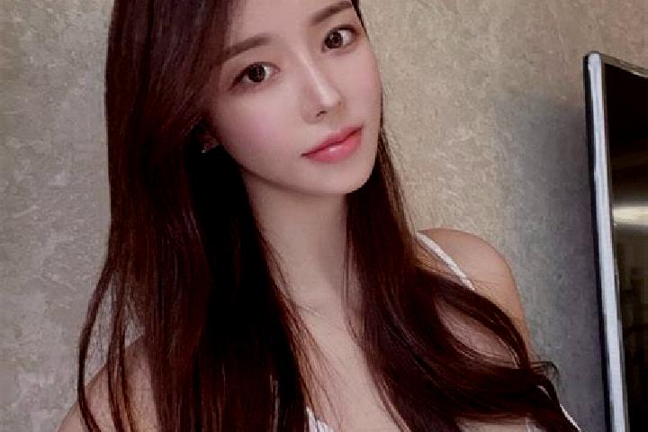 Stella, 21 — Escort in Bargstedt, Germany