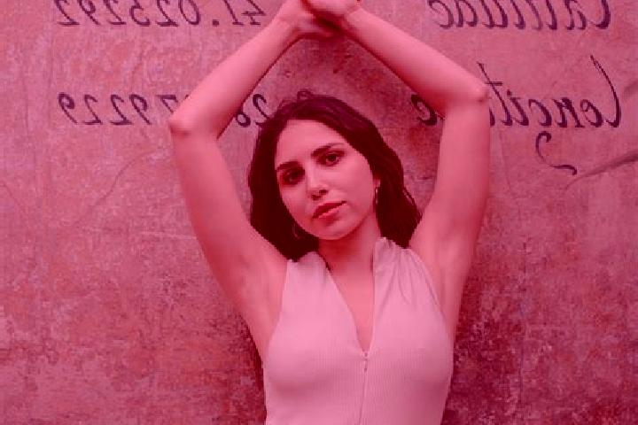 Stella, 21 — Escort in Madonna del Piano, Italy