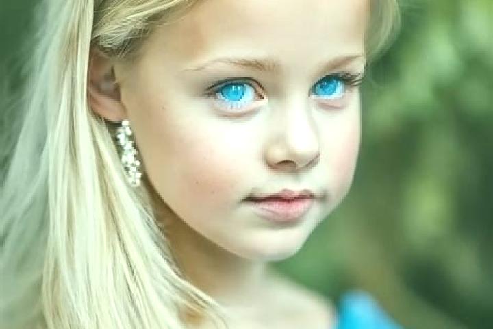 Stella, 22, a blonde blue-eyed middle eastern companion based in Borazjan. Offering CIM, 69. Available for incall and outcall, day and evening dates.
