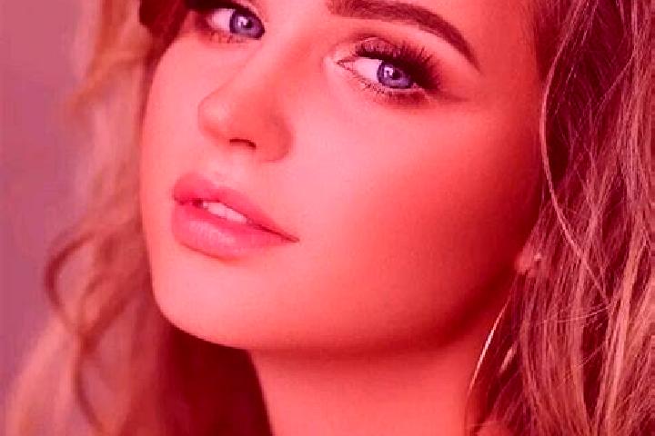 Stella, 22, a dark blonde blue-eyed european companion based in Cibeureum. Offering Massage, Domination, BDSM. Available for incall and outcall, overnight bo...