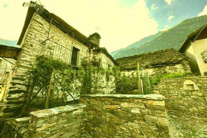 Stella, 22 — Escort in Antrona Schieranco, Italy