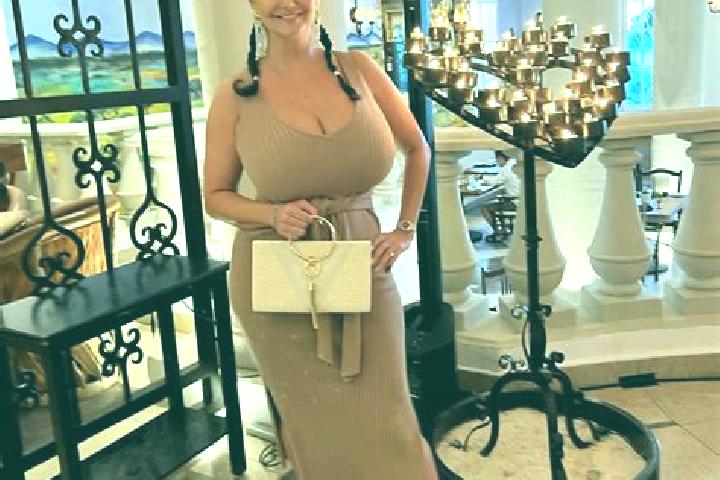 Stella, 22 — Escort in Avan, Armenia
