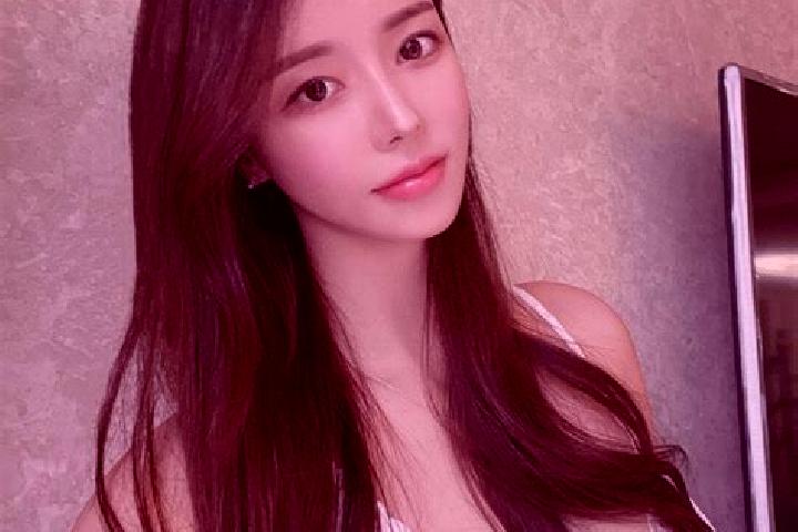 Stella, 22 — Escort in Malianzhuang, China