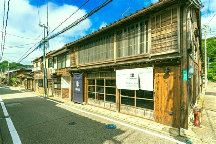 Stella, 22 — Escort in Sado, Japan