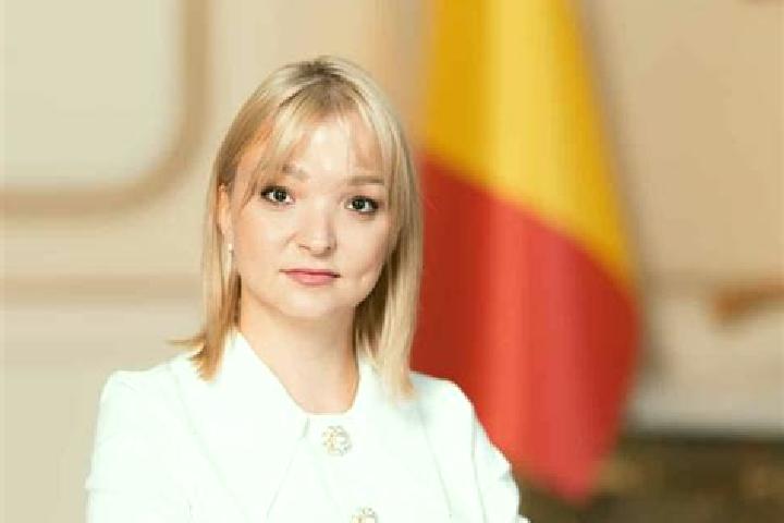Stella, 22 — Escort in Unirea, Romania
