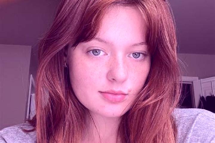 Stella, 23, a auburn green-eyed latina companion based in Caransebes. Offering Prostate Massage, Deep French Kissing, Massage. Available for incall and outca...