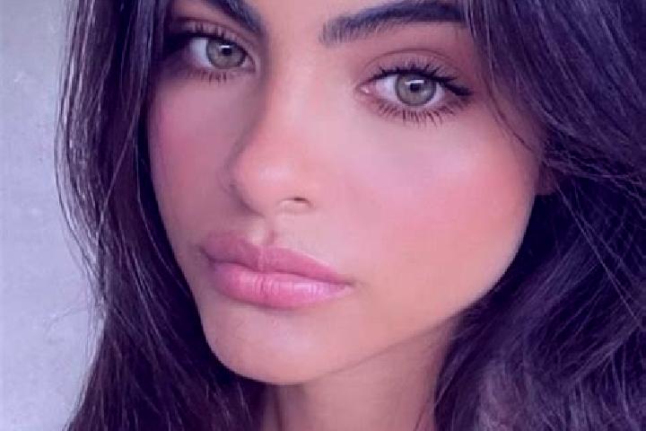 Stella, 23, a brunette dark-eyed mixed companion based in Shuangyu. Offering Duos, Dinner Date, CIM. Available for incall and outcall, day and evening dates.