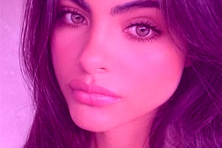 Stella, 23, a chestnut dark-eyed caucasian companion based in Ambes. Offering Overnight, GFE, Deep French Kissing, Travel Companion, Couples. Available for i...