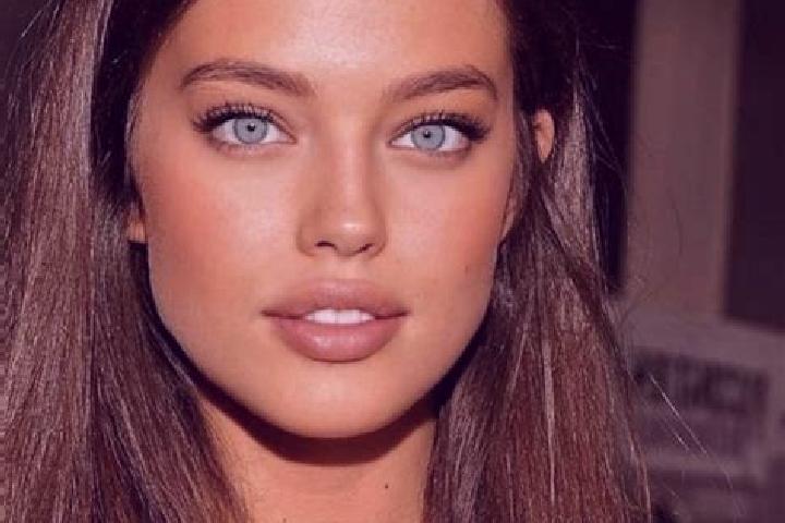 Stella, 23, a chestnut green-eyed caucasian companion based in Rabat. Offering Striptease, Fetish, Dinner Date. Available for incall and outcall, overnight b...
