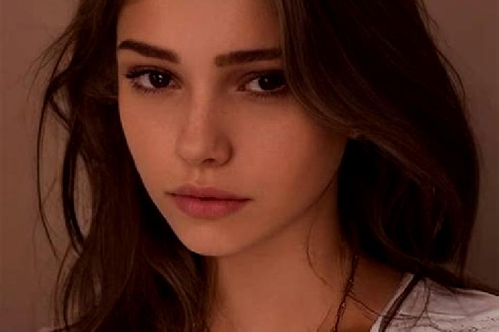 Stella, 23, a chestnut hazel-eyed slavic companion based in Hueytepec. Offering Travel Companion, Erotic Massage, Couples, Fetish. Available for incall and o...
