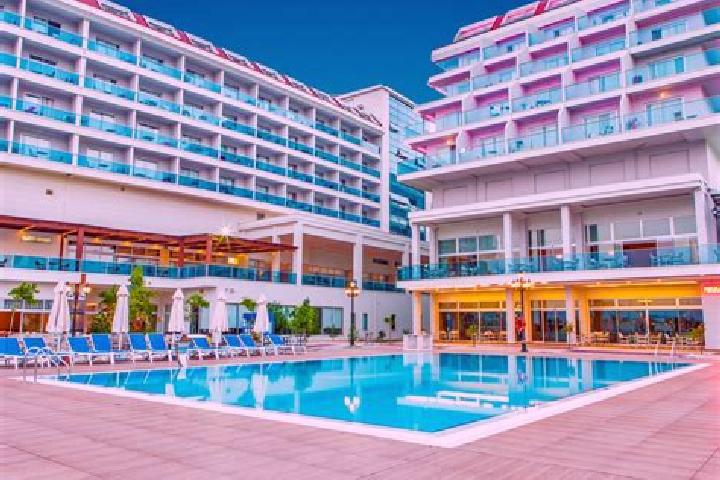 Stella, 23 — Escort in Colakli, Turkey