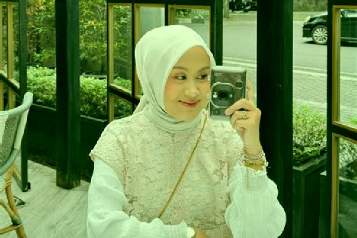 Stella, 23 — Escort in Gandapura, Indonesia