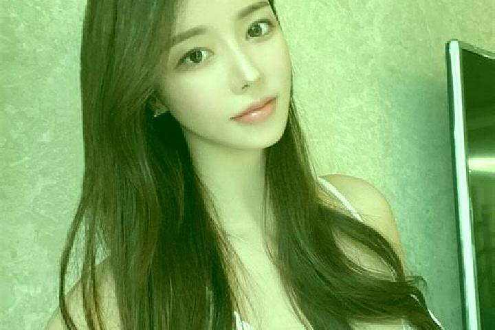 Stella, 23 — Escort in Yilkiqi, China