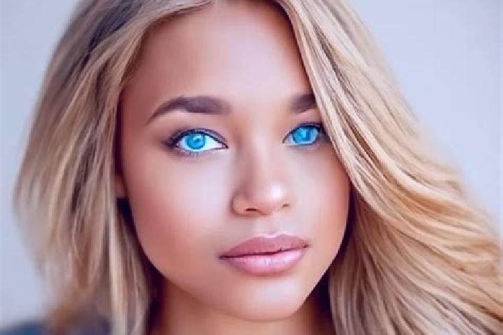 Stella, 24, a blonde blue-eyed latina companion based in Clivio. Offering A-Level, Erotic Massage, Fetish, Deep French Kissing. Available for incall and outc...