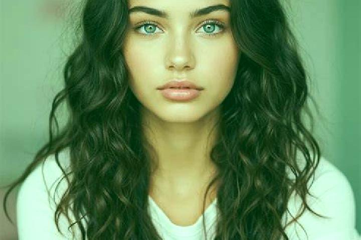 Stella, 24, a brunette green-eyed mediterranean companion based in Baisweil. Offering Massage, 69, Striptease. Available for incall and outcall, overnight bo...