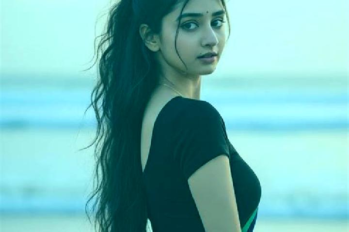 Stella, 24 — Escort in Aish Maqam, India