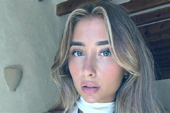 Stella, 24 — Escort in Bayt Imrin, Palestine