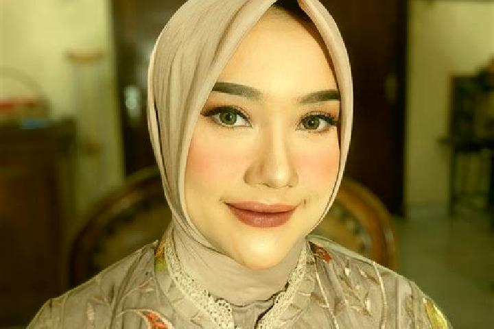 Stella, 24 — Escort in Cikiray, Indonesia