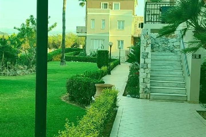 Stella, 24 — Escort in Gerani, Greece