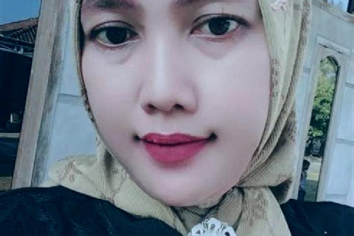 Stella, 24 — Escort in Sidomakmur, Indonesia