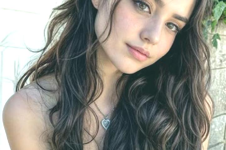 Stella, 25, a auburn brown-eyed caribbean companion based in Ossingen. Offering Party Girl, Girlfriend Experience, CIM, Fetish, A-Level. Available for incall...