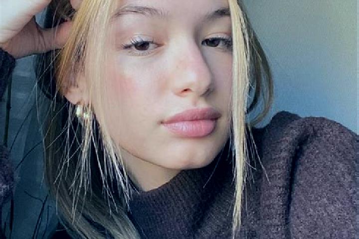 Stella, 25, a blonde brown-eyed indian companion based in Thuwal. Offering Party Girl, Girlfriend Experience, Duos. Available for incall and outcall, overnig...