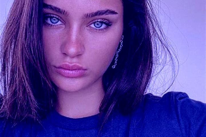 Stella, 25, a brunette dark-eyed mixed companion based in Giron. Offering GFE, Overnight, CIM. Available for incall and outcall, day and evening dates.