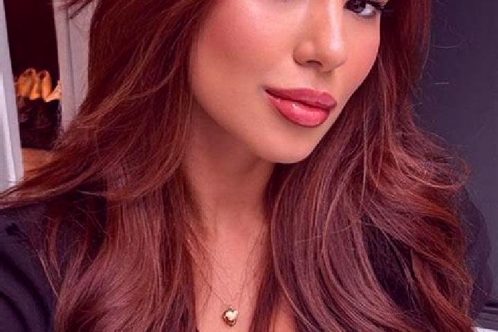 Stella, 25, a chestnut brown-eyed latina companion based in Frydstejn. Offering 69, Girlfriend Experience, Tantra, Dinner Date. Available for incall and outc...